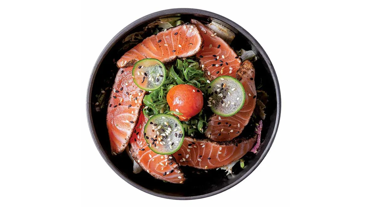 Tataki Salmon Salad