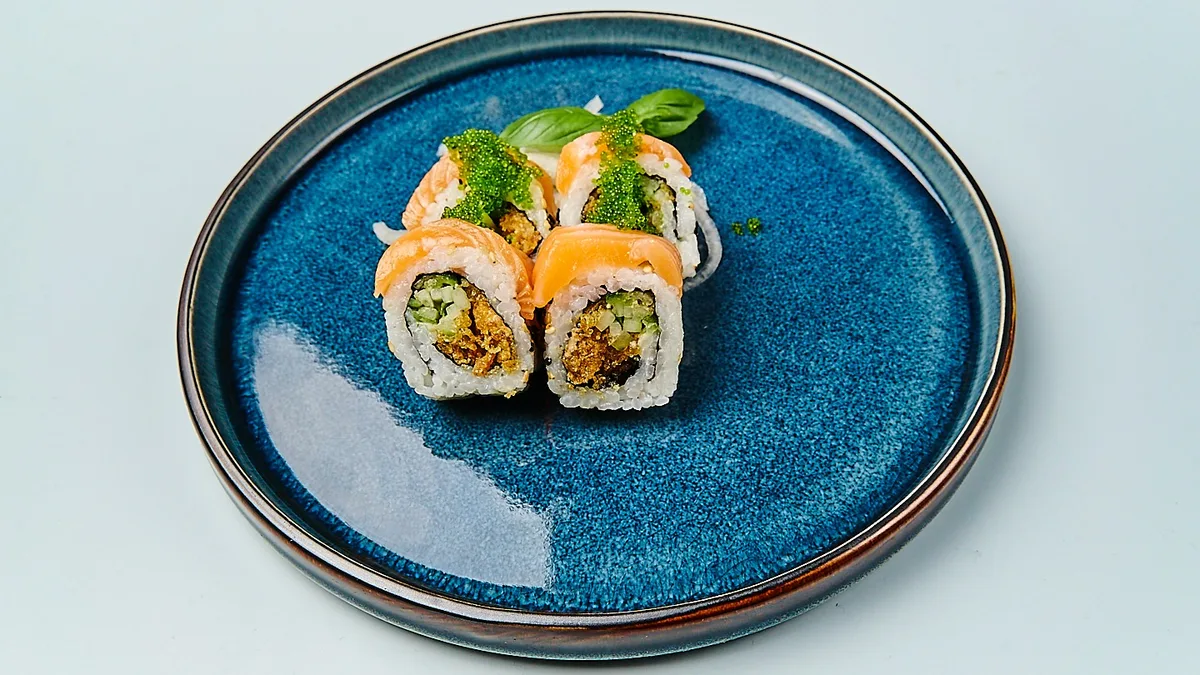 B16. Crunchy Uramaki