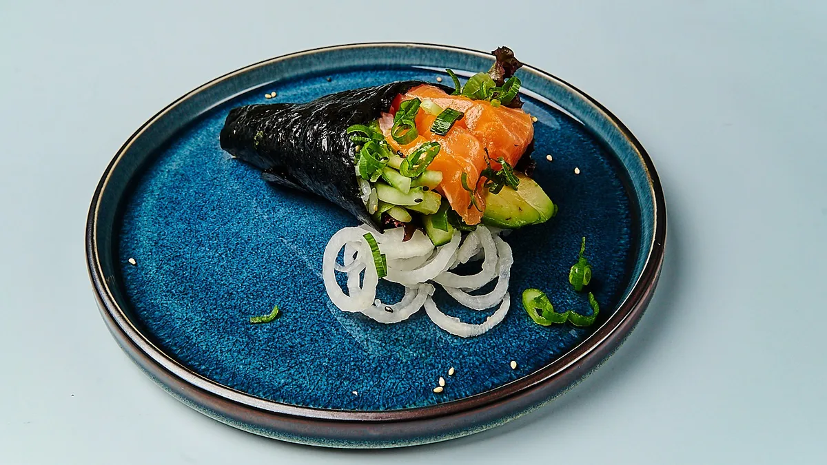 B31. Sake Temaki