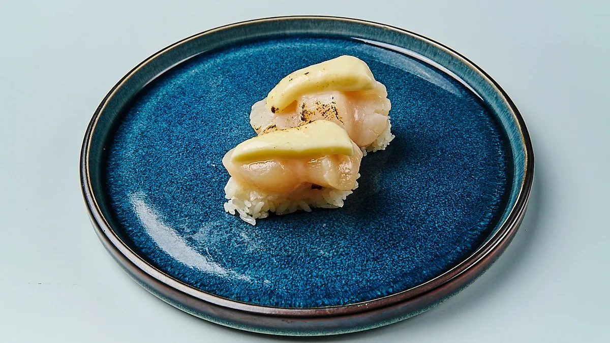 R10. Hotategai Nigiri Flambéed
