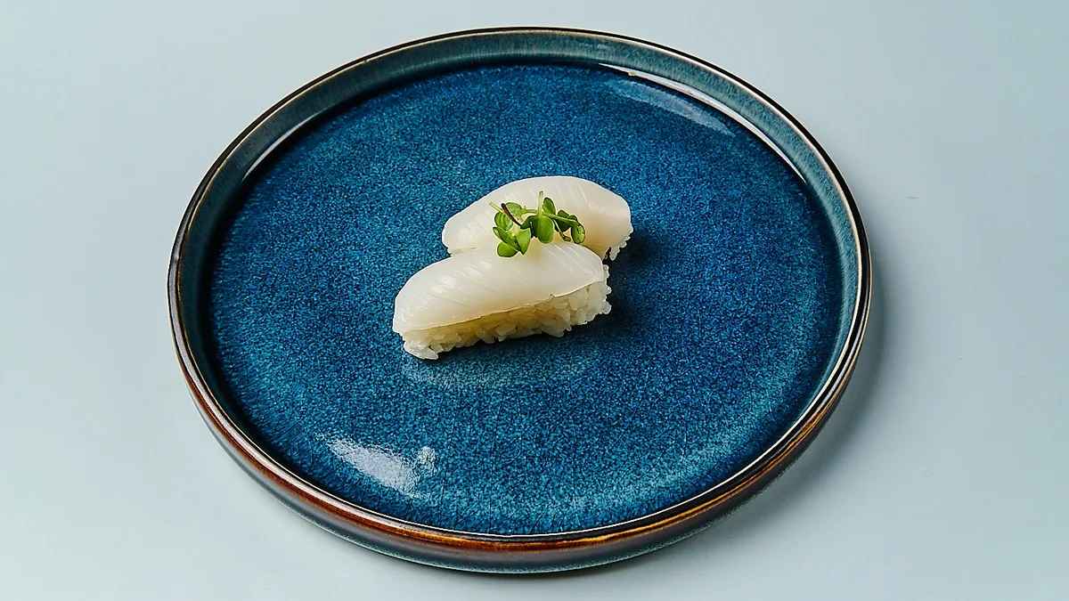 Y7. Ika Nigiri