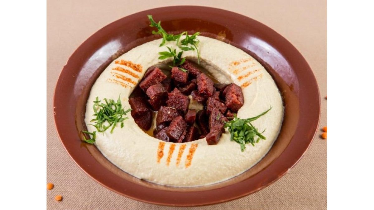 Hommous cu Sujuk