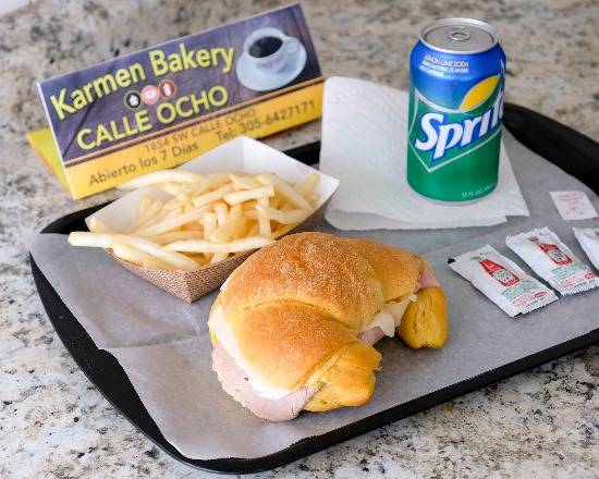 Croissant De Jamon Y Queso (Combo)