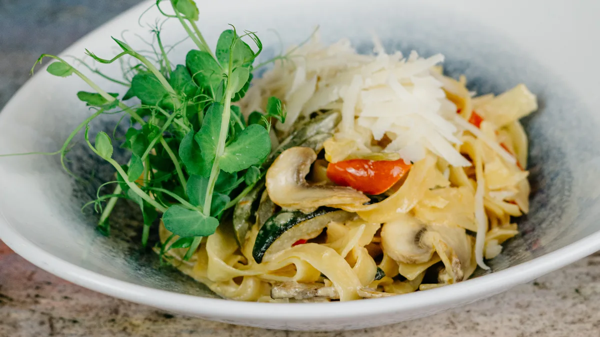 Pasta Primavera, Parmezán (7,9)