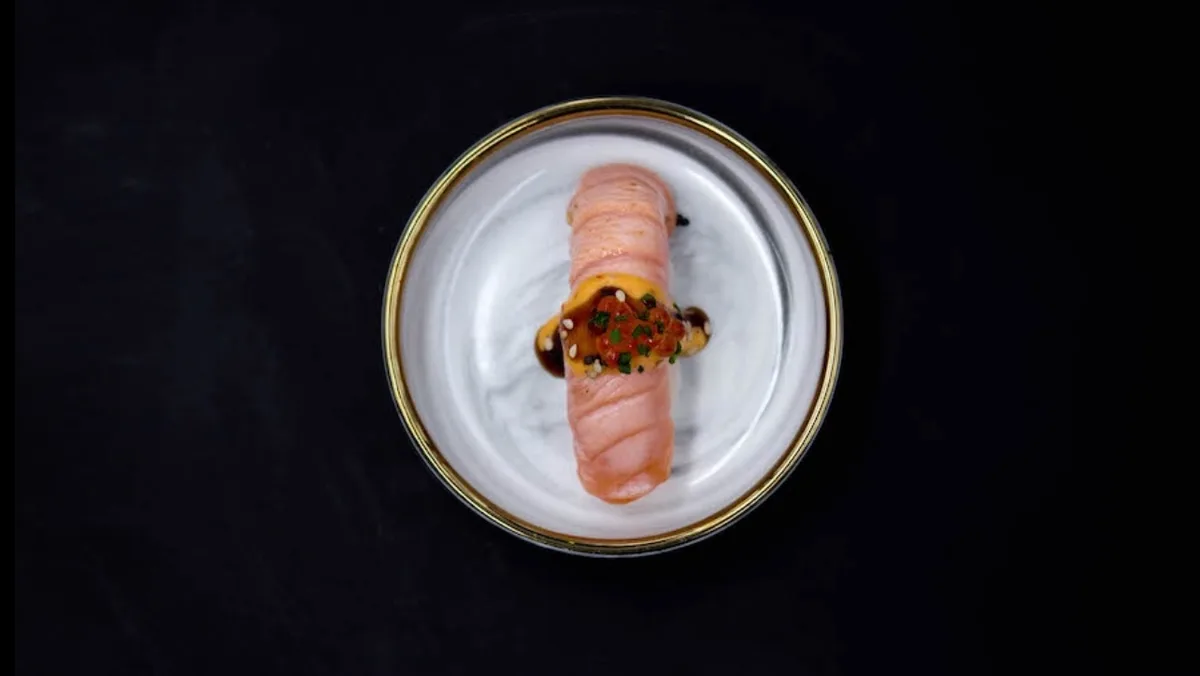 Nigiri flamberet laks