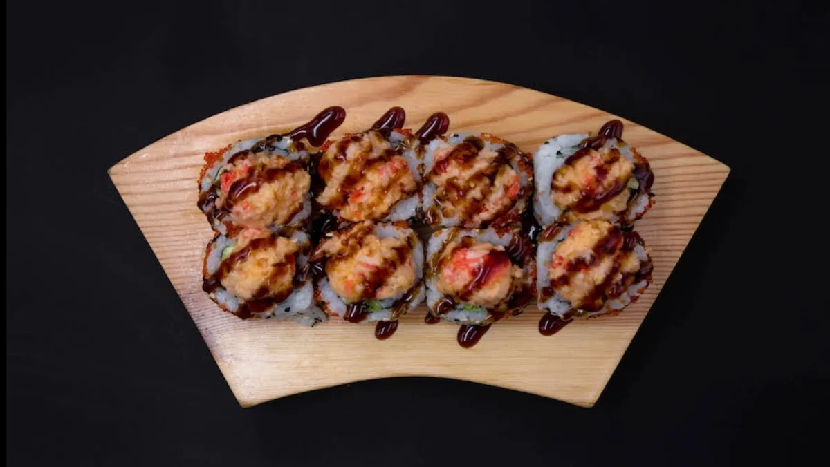 Uramaki crispy mango