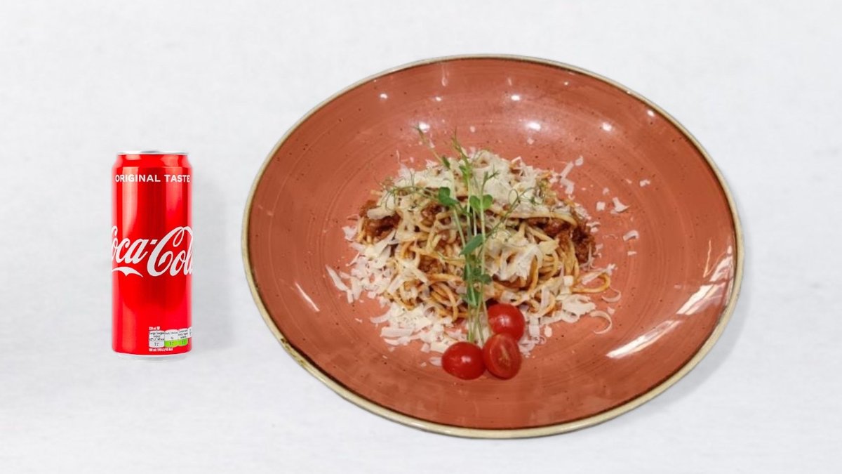 Bolognese in pijača po izbiri