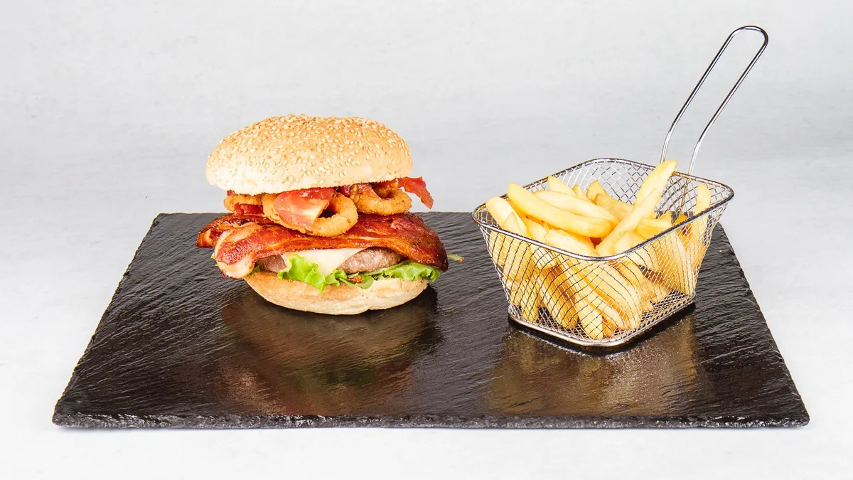 Goveji burger s slanino