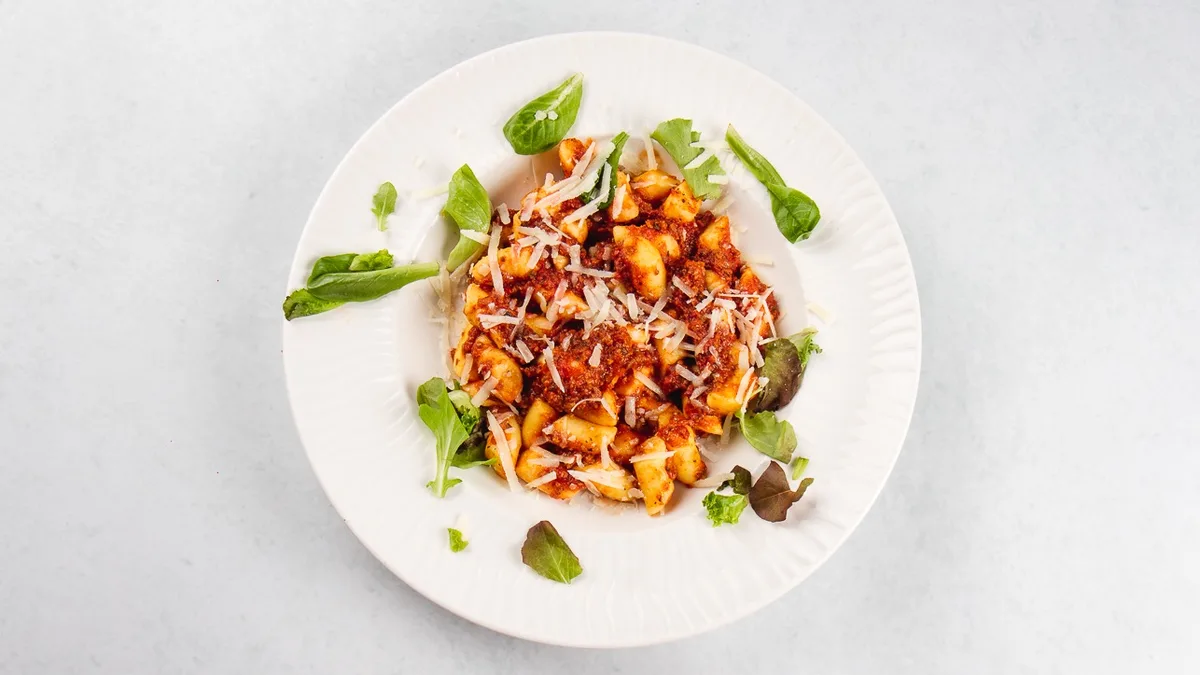 Njoki z bolognese omako
