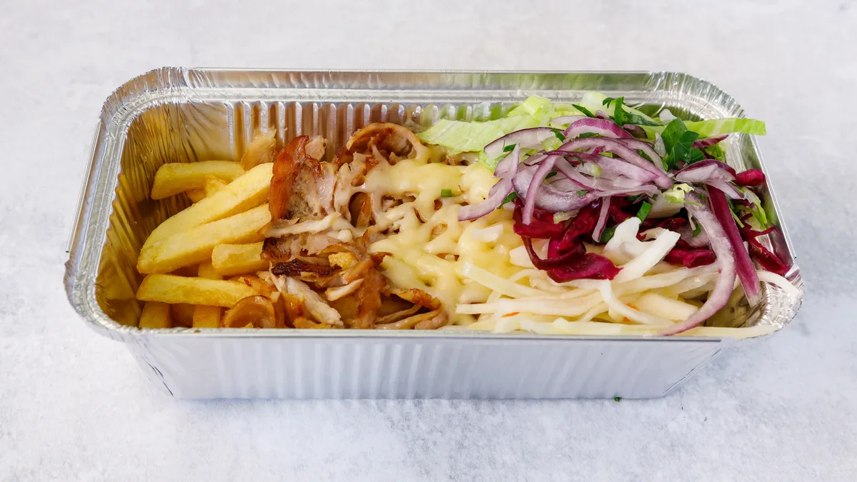 Kapsalon Klasik zapečený v pizza peci