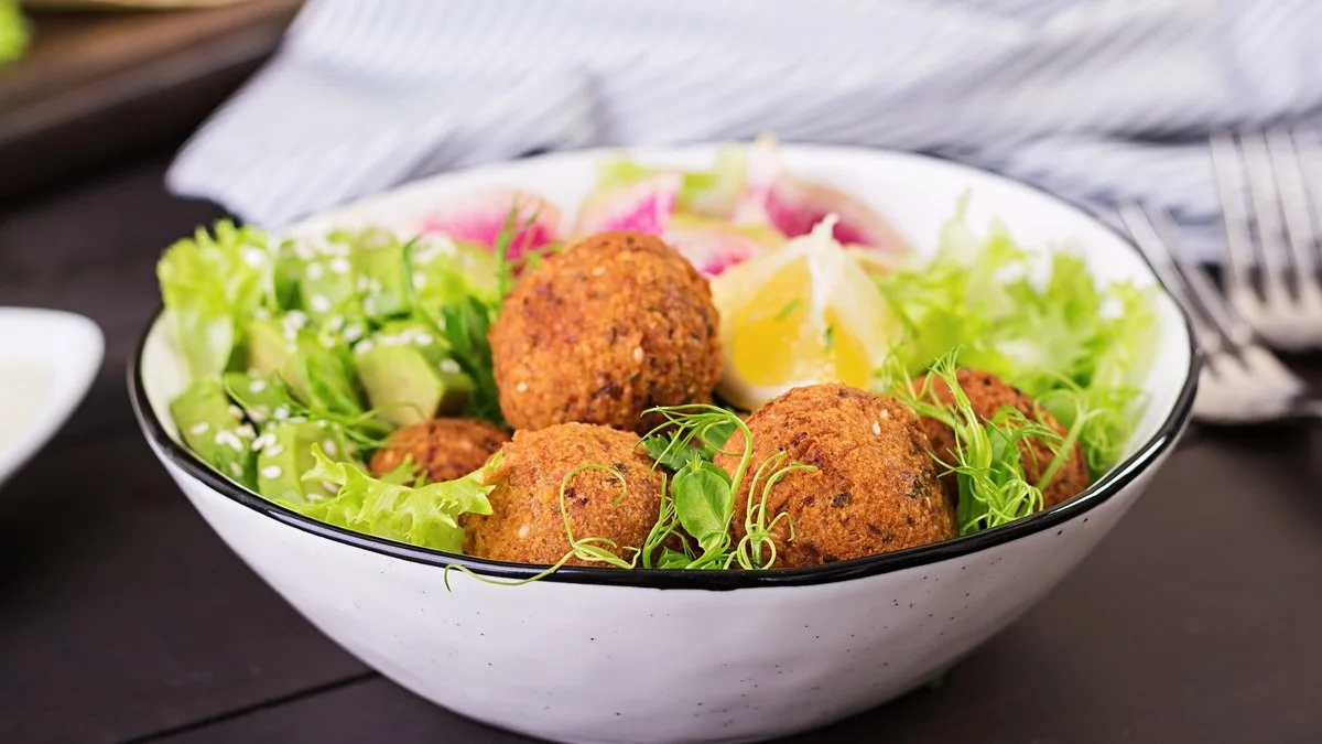 Falafel salatiga