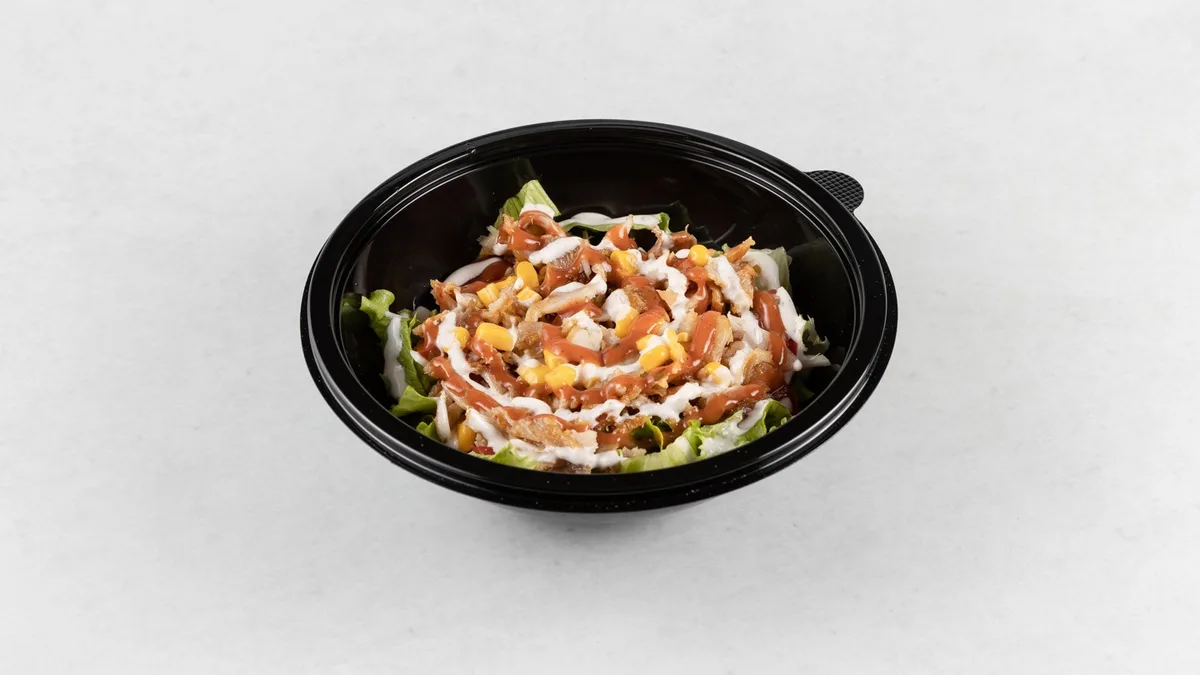Kebab salata piletina