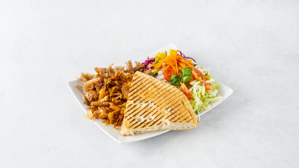 Kebab talíř s chlebem