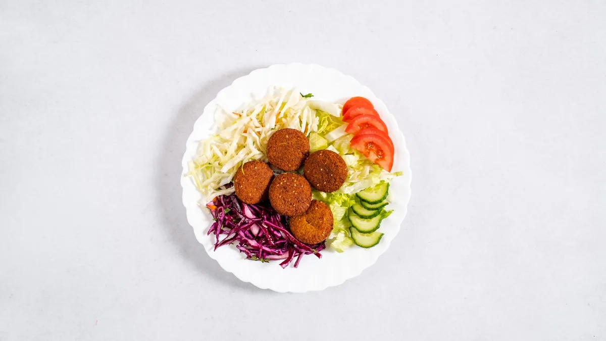 Falafel talíř