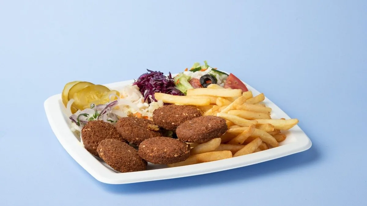 Falafel na talerzu