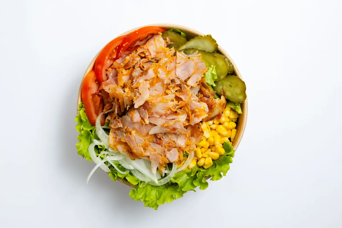Pileća kebab salata