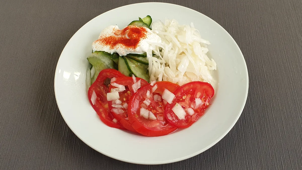 Vegyes saláta