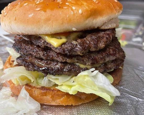 Cheeseburger with ff and soda