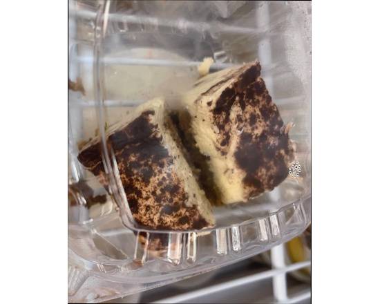 Tiramisu cake