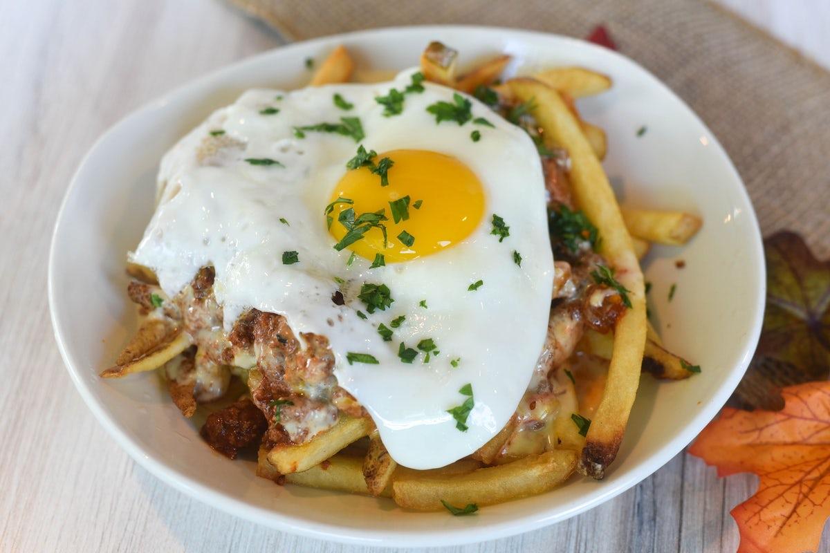 Chili Queso Fries