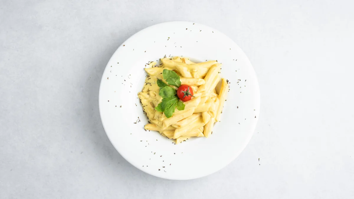 Pasta piletina povrće