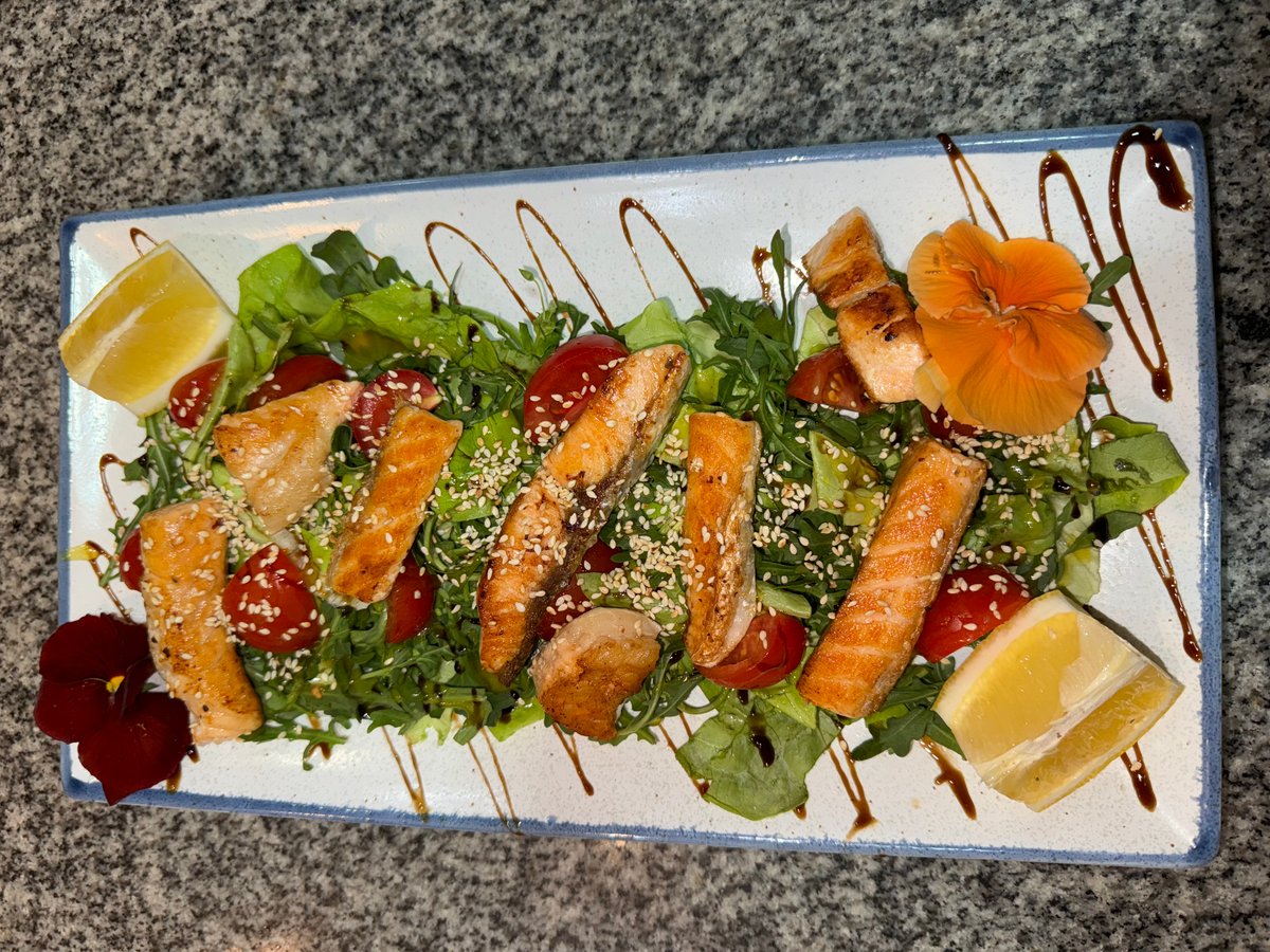 Salata sa lososom