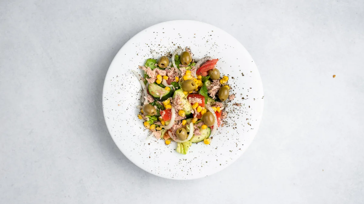 Salata sa tunjevinom
