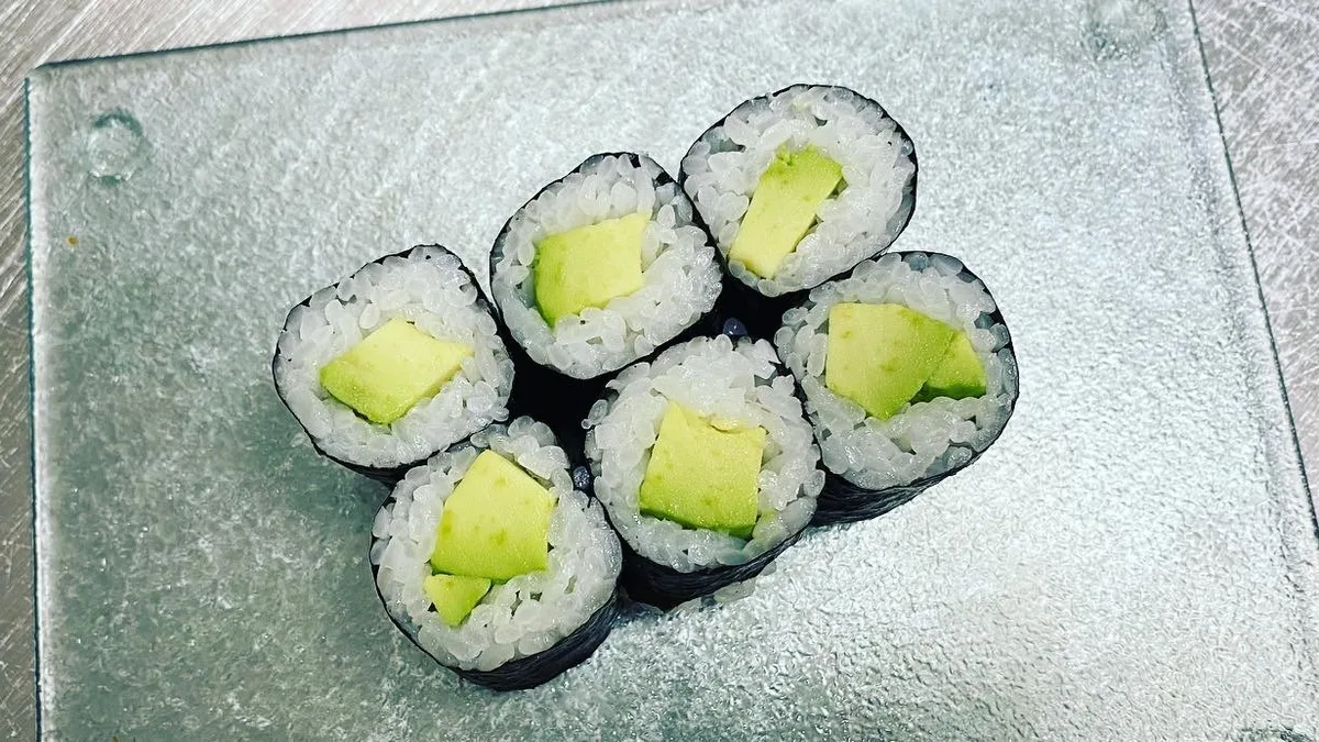 Avocado maki (アボガド巻)