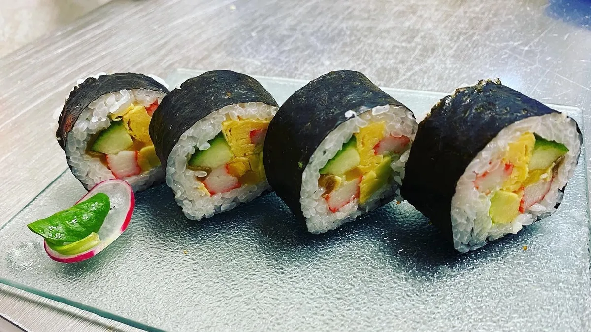 Futomaki (太巻)