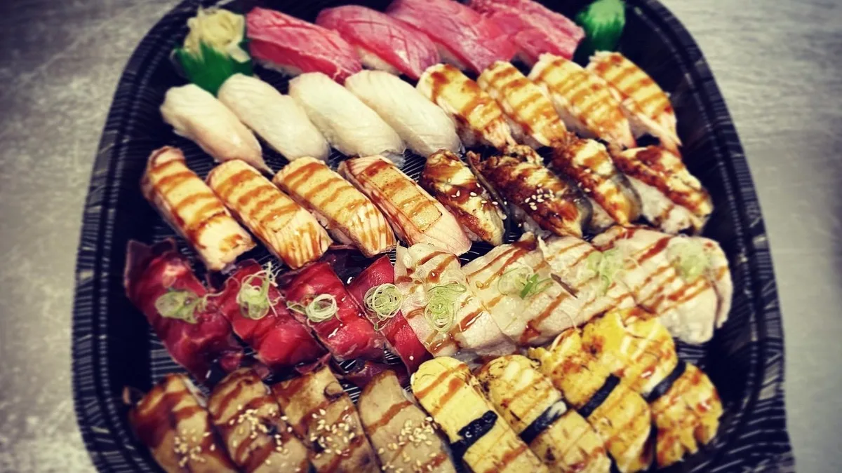 Grill Sushi Mori "KIKU 菊" 4person（36p）