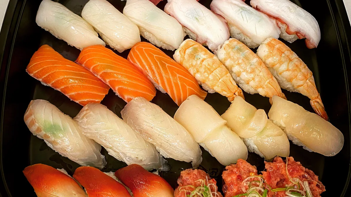 KJ Sushi Mori "SAKURA 桜" 3person（27p）