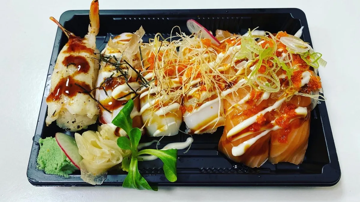 Majonézes Sushi Tál 6db (マヨ鮨盛）