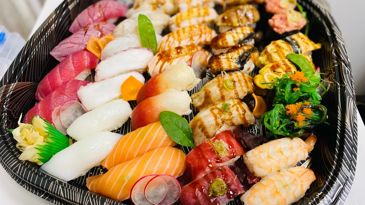 Mix Sushi Mori "UME 梅" 4person （36p）