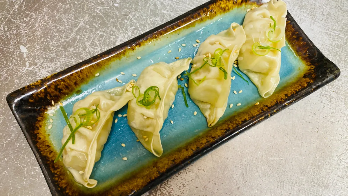 Pork Gyoza  / 餃子 4p