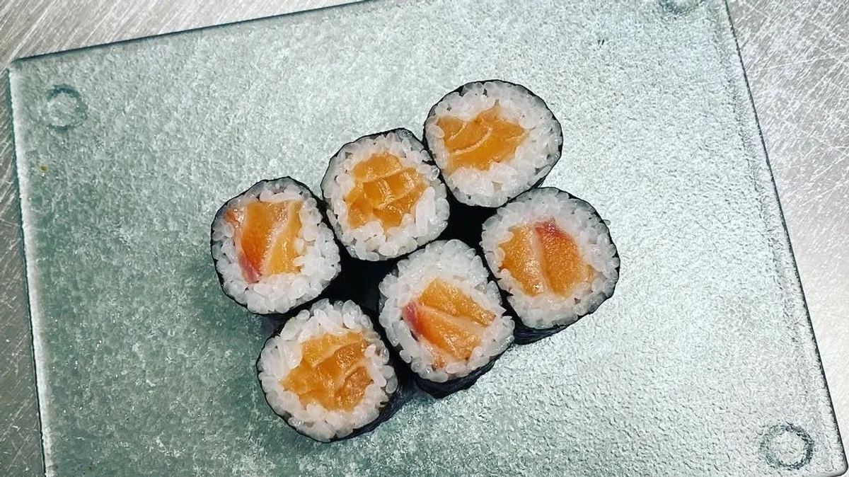 Salmon Maki（サーモン巻）