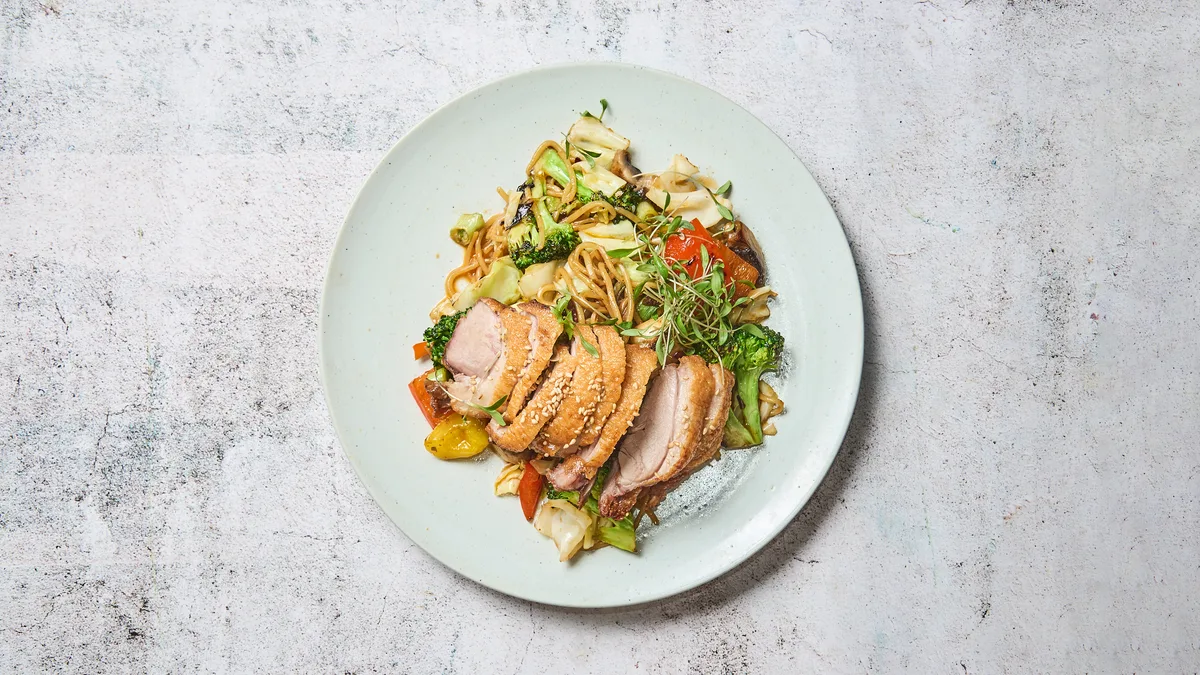 92. Hong Kong noodles and roasted duck