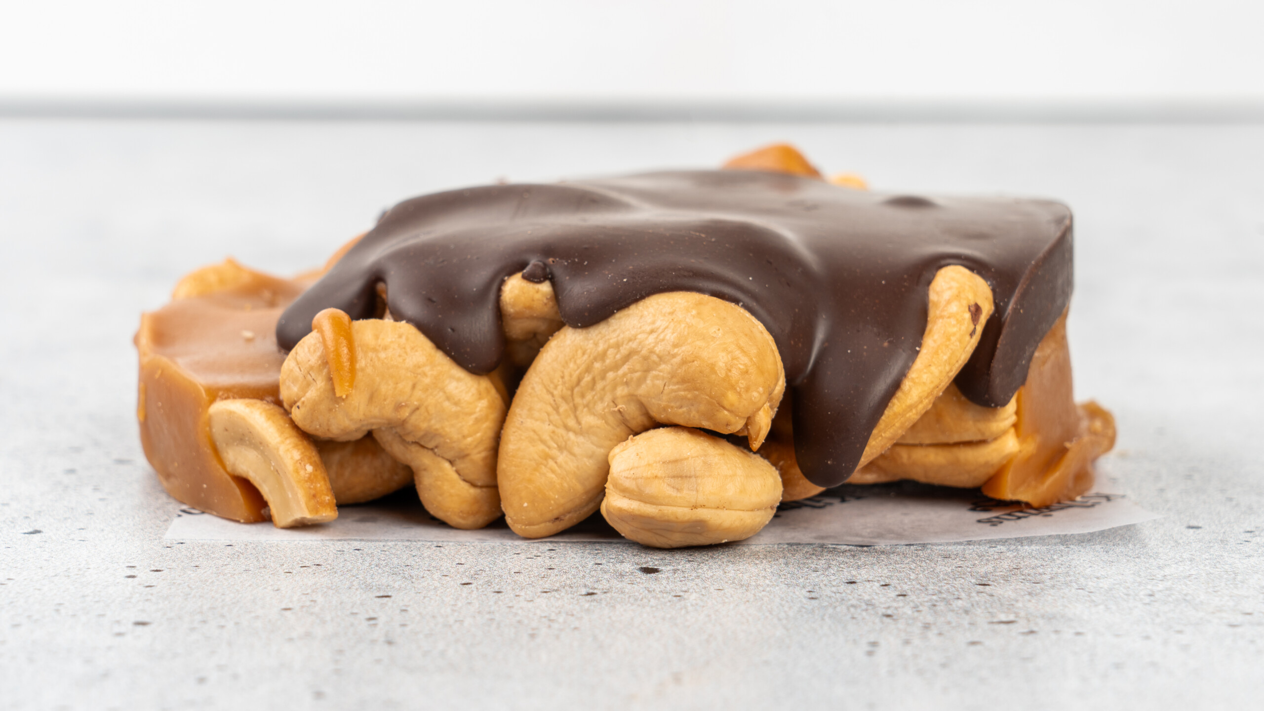 Kilwins Dark Chocolate Cashew Bear Claw 5 Oz