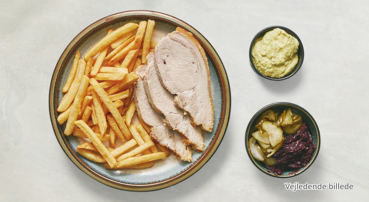 61. 2 Skiver flæskesteg med pommes frites
