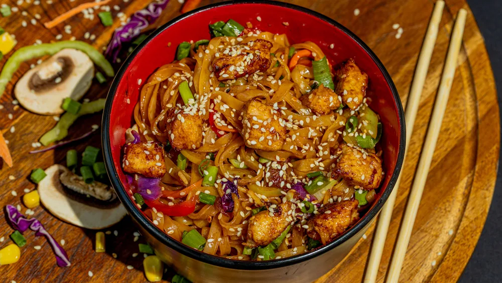 Rice noodles with salmon