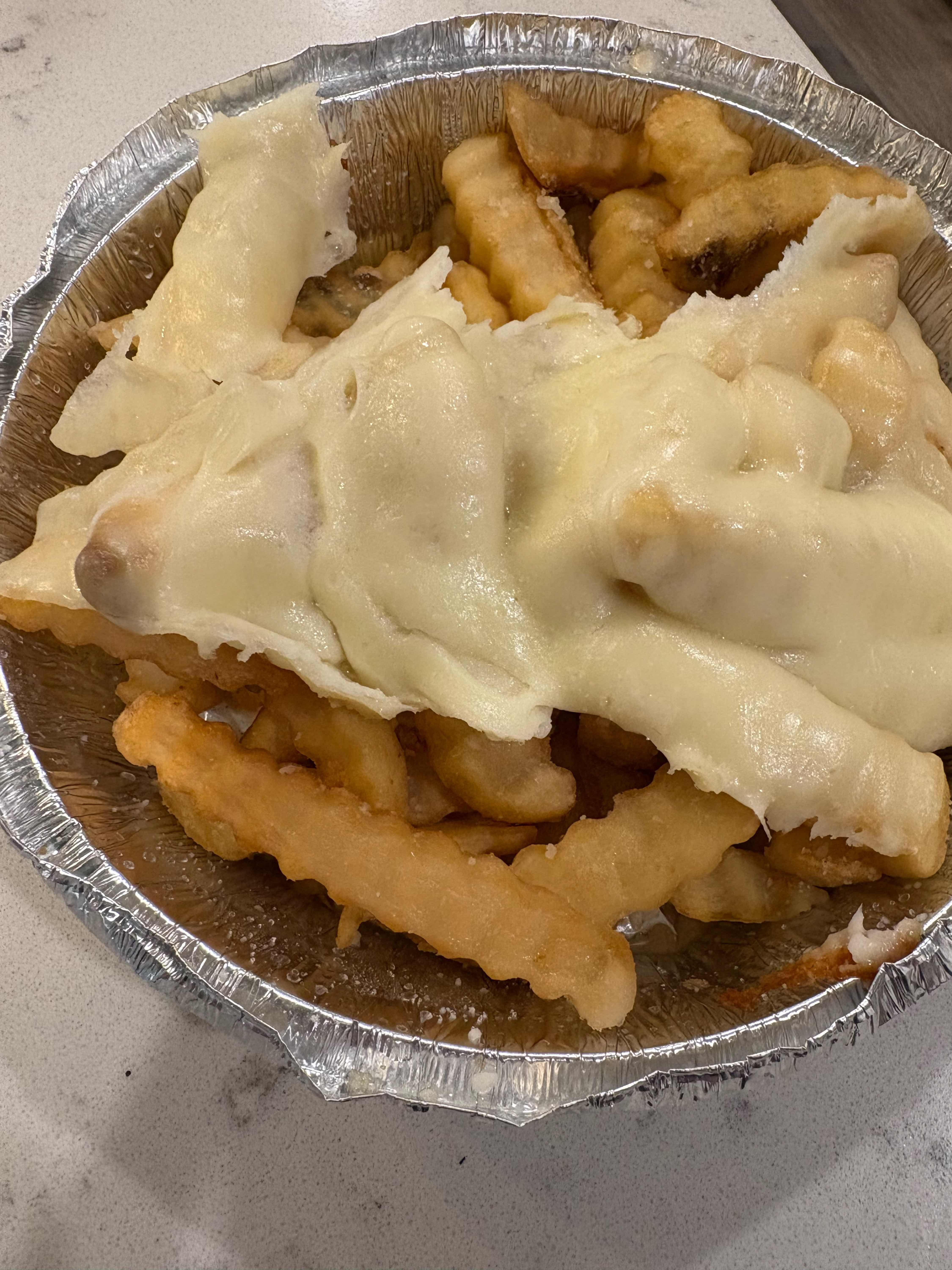 {CHEESE}QUESO FRIES