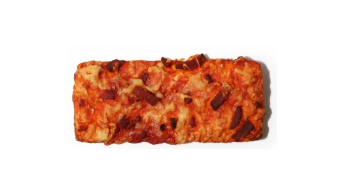 Kolbászos pizzaszelet