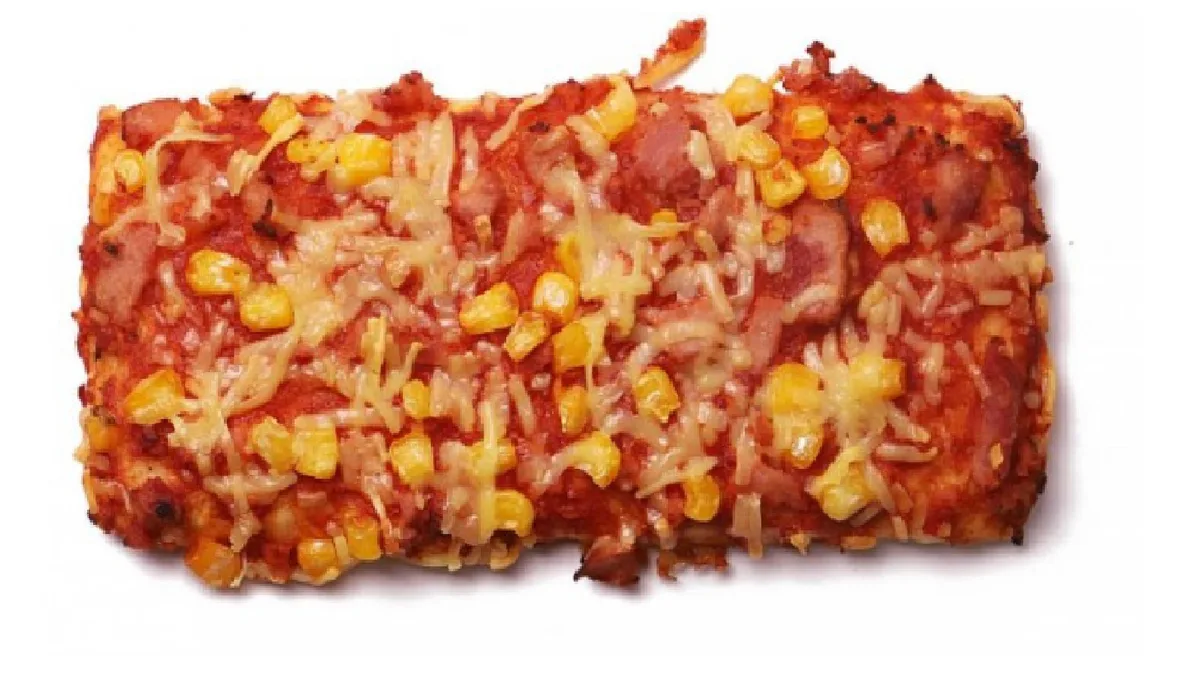Sonkás-kukoricás pizzaszelet