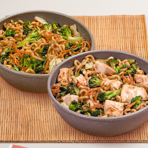 Yakisoba de Frango + Yakisoba de Legumes