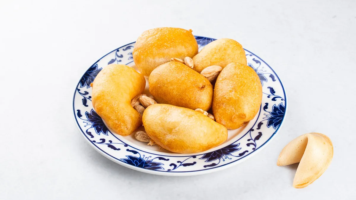 Ocvrto mešano sadje in fortune cookie