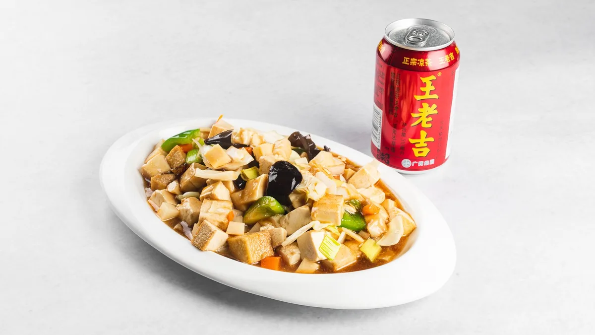 74. Domači tofu z bambusom in gobami