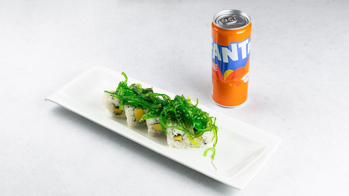 878-2. Wakame avokado maki (8 kos)