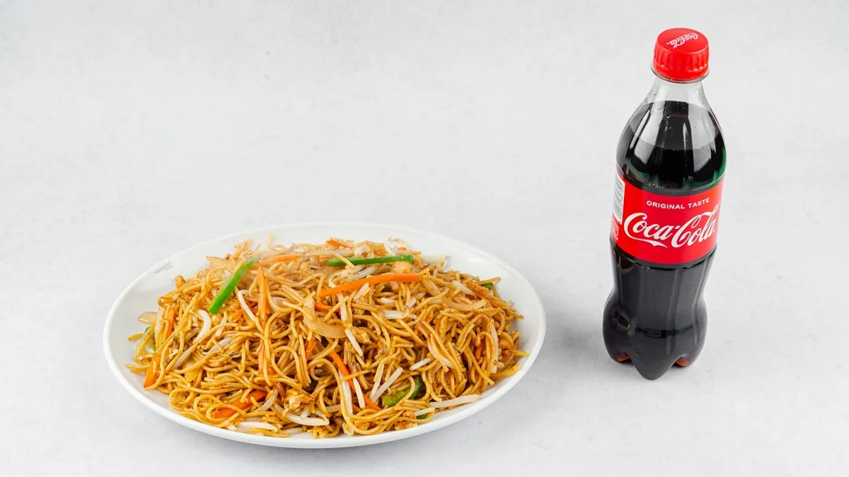 Pečeni rezanci in Coca-Cola 0.5 l