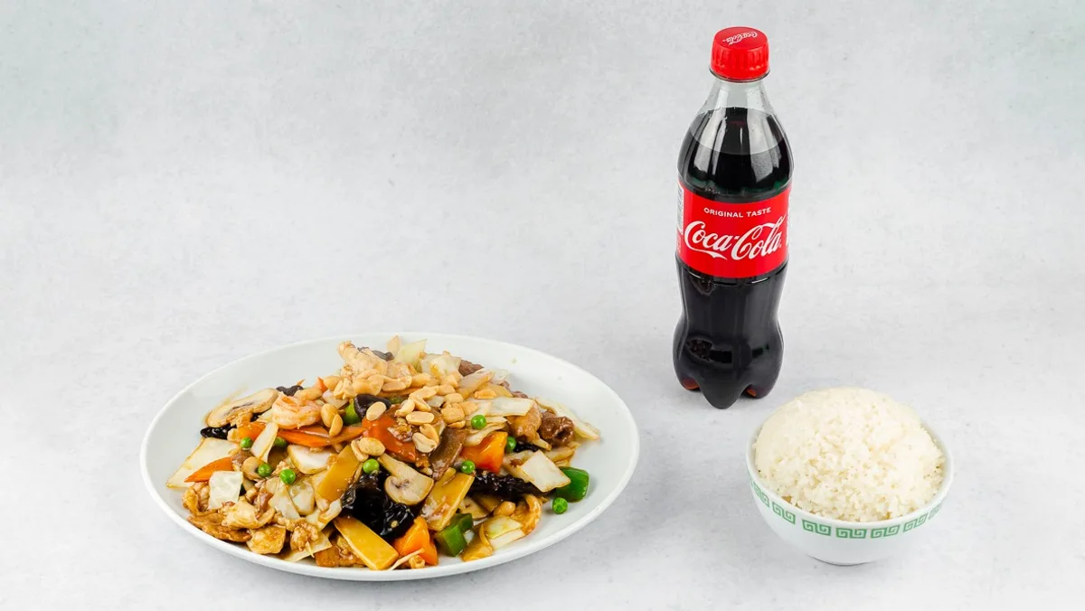 Pekoča omaka Osem Zakladov in Coca-Cola 0.5 l