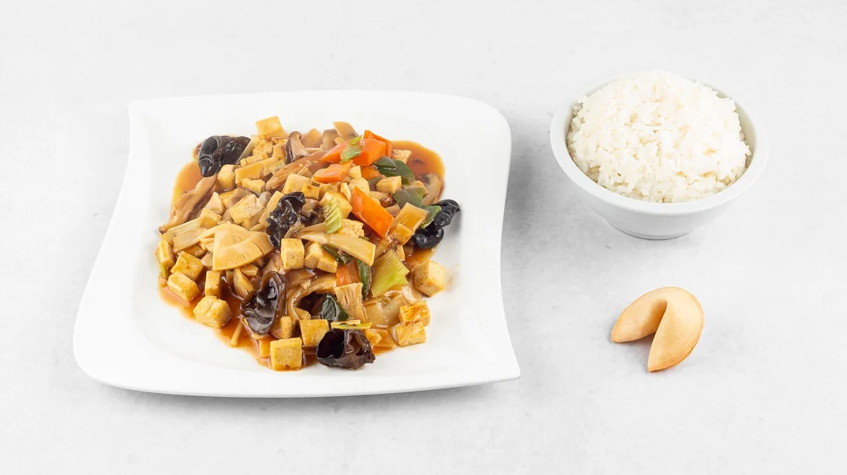 Tofu z bambusom in gobami
