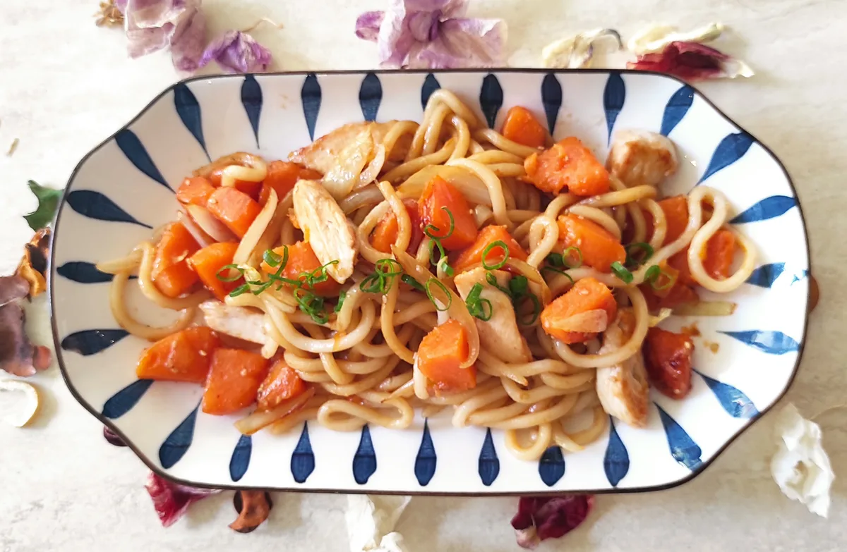 Édesburgonyás yaki udon 🍠